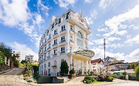 Khách Sạn Capital O 585 Sài Gòn Book Đà Lạt